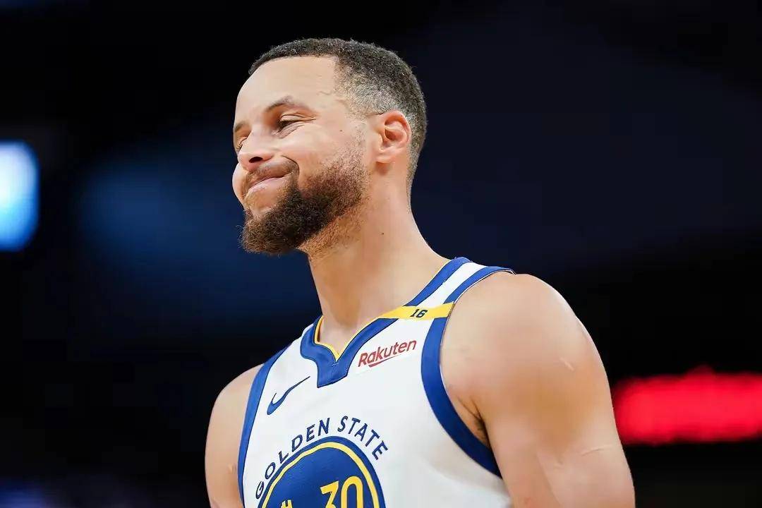 昨日NBA：勇士失利库里，争议判罚的简单介绍