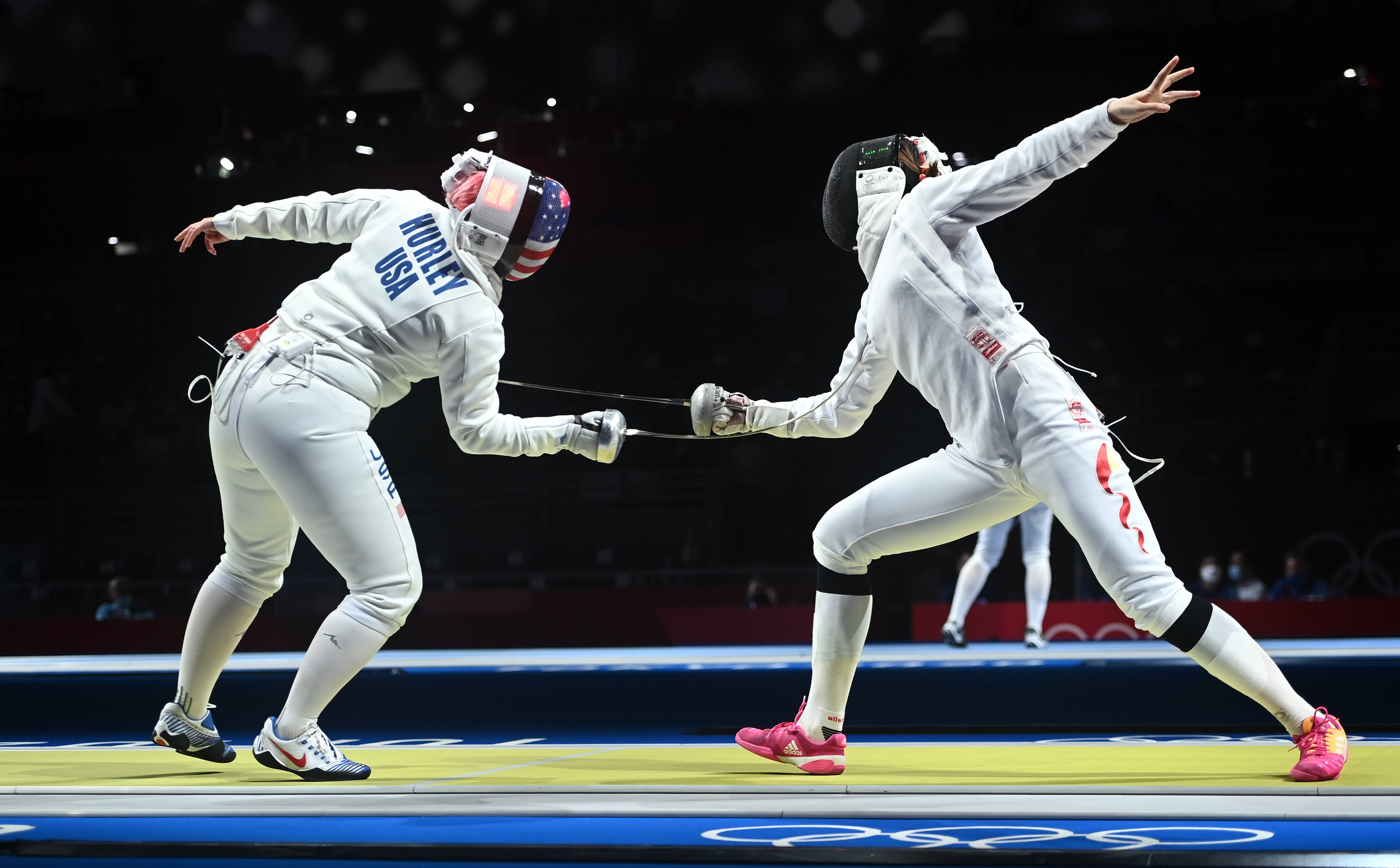 九游娱乐网页-秘鲁击剑选手百折不挠最终获胜