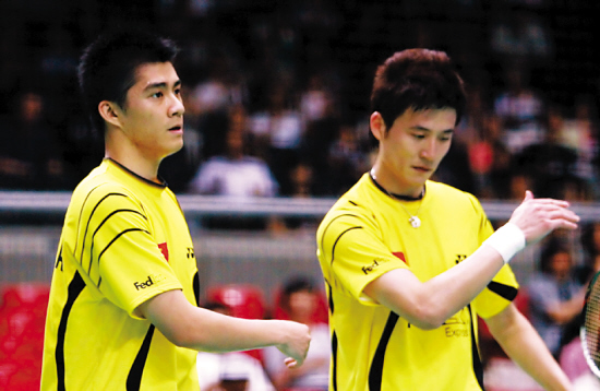 法国队力克丹麦队，黄鸭组合点燃赛场