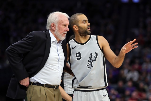 吉林队翻盘公牛，字母哥关键制胜