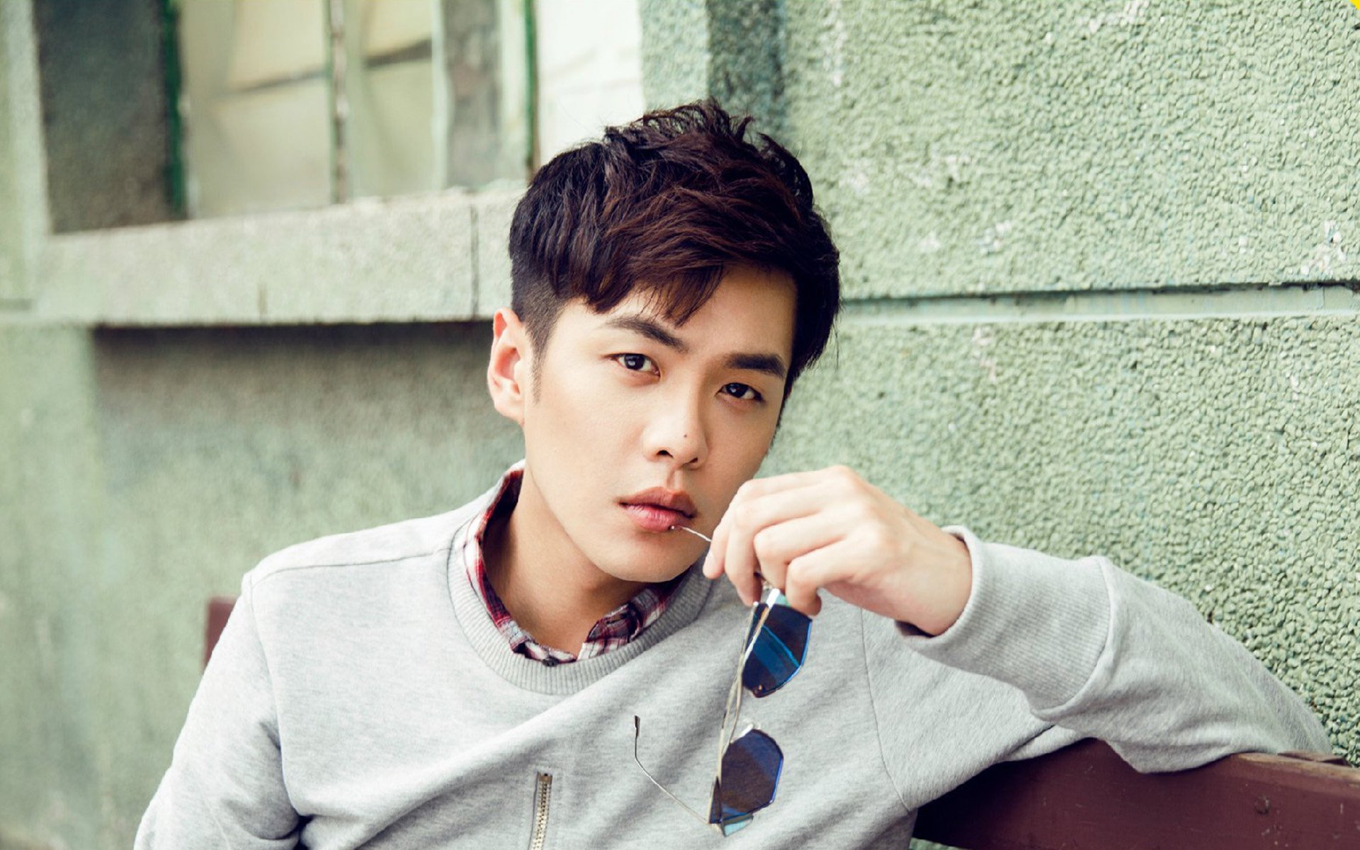 平行时空的孤胆英雄，马刺与格林如何定义篮球的胜利与牺牲