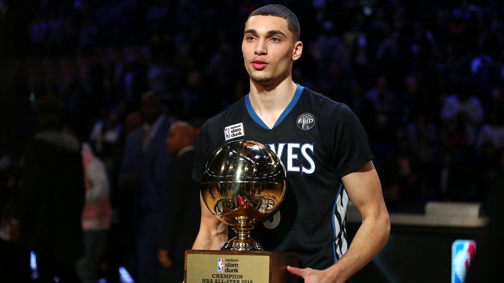 铁蹄踏碎密尔沃基！伦纳德末节19分冰封雄鹿