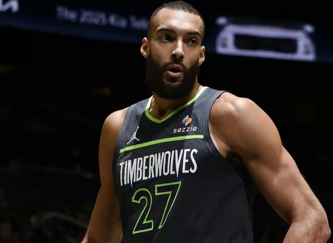 森林狼对阵魔术，戈贝尔舞台越大越强